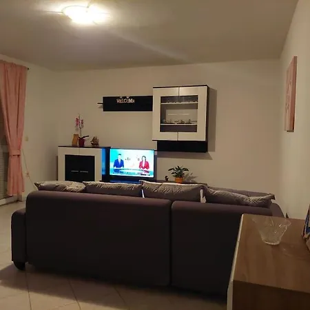 Patty 3+2 Apartment Fazana