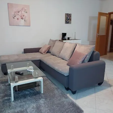 Patty 3+2 Apartment Fazana